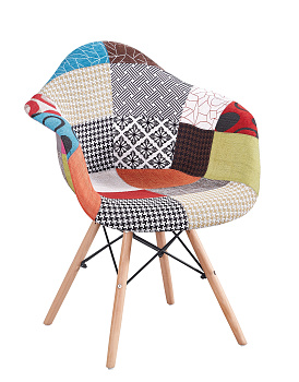 Кресло Eames DSW обивка тканевая в стиле пэчворк, ножки из массива бука